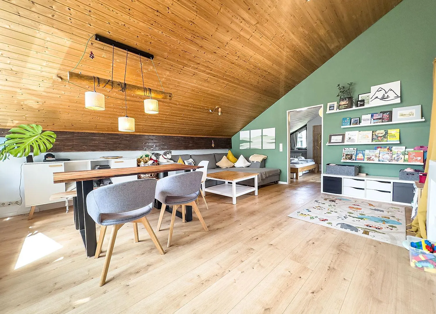 Lovely Three Bedroom Rental Unit 上施陶芬